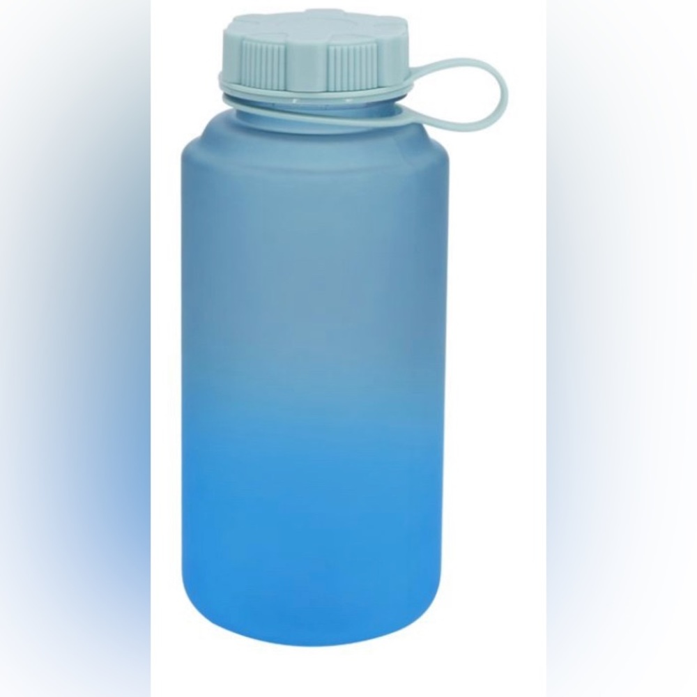 3 NEW Wild Sage 32 oz. Plastic Water Bottle with Lid in Blue Ombre